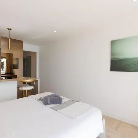 Sur La Croisette Neuf *